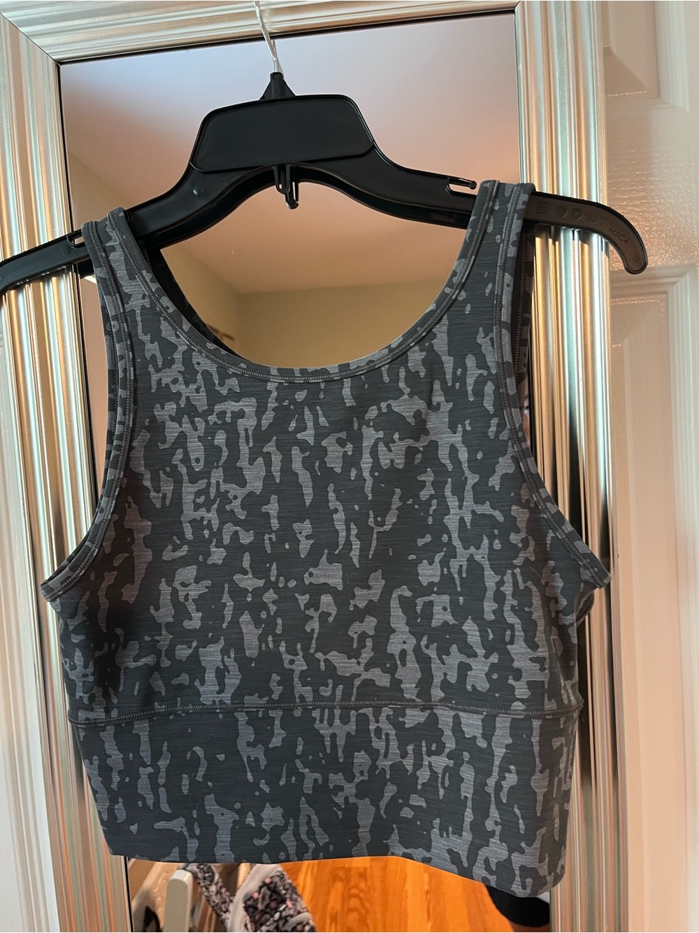 Women’s Lululemon Gray Patterned Crop Tank Top